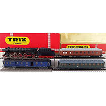 Stoomloc BR01 en 3 rijtuigen