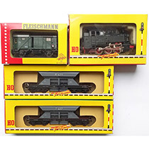 4 delige set met loc 1321 (BR80)