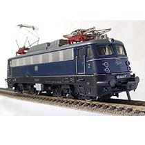 4335 E110 sneltreinlocomotief